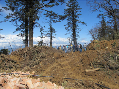 縣委常委、縣政府副縣長胡濟均到王崗坪調研生態旅游開發建設項目