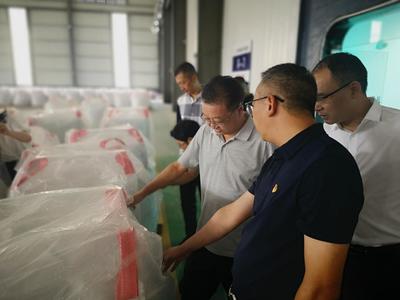 黃勇同志率隊(duì)到黔南高新技術(shù)開(kāi)發(fā)區(qū)調(diào)研裕能新能源電池材料項(xiàng)目